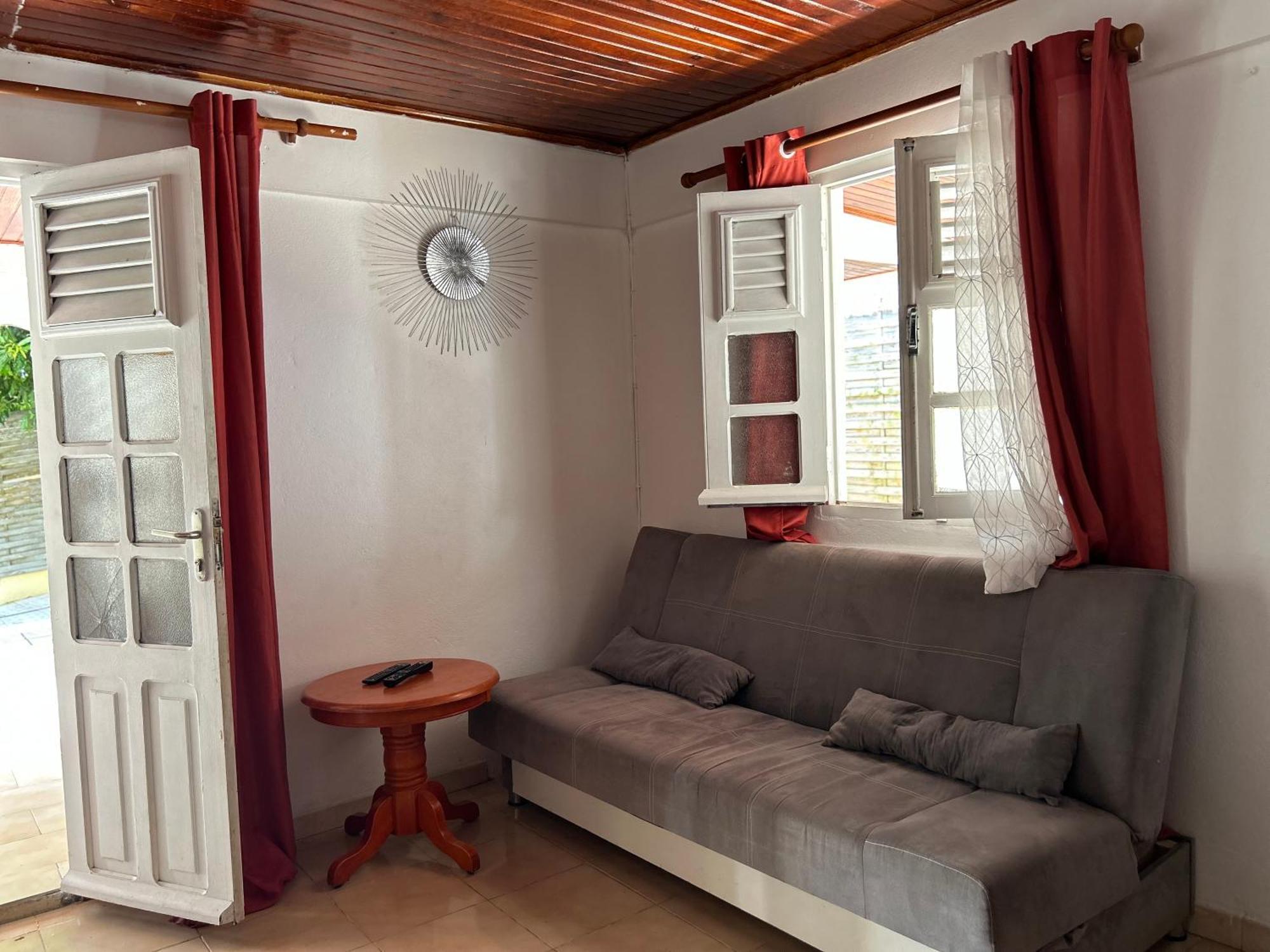 Villa à louer à Sainte-Anne en Martinique Esterno foto
